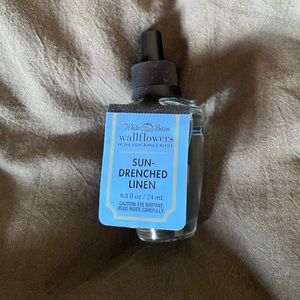 Bath & Body Works Sun Drenched Linen Wallflower